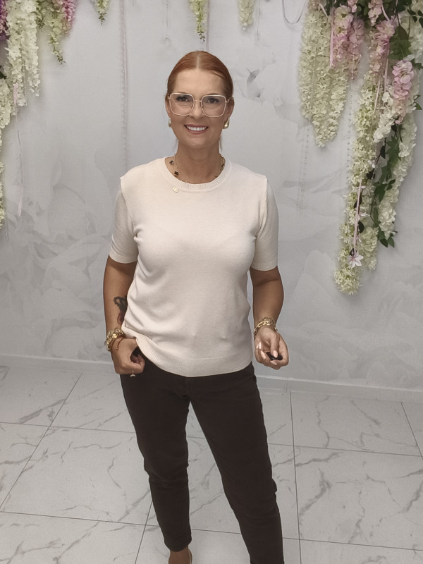 SWETER DELIKATNA OZDOBA PRZY DEKOLCIE